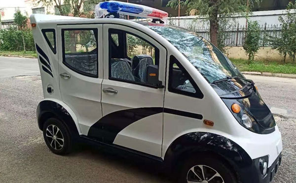 金凤警用巡逻车